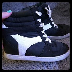 Van's like heeled wedged sneakers